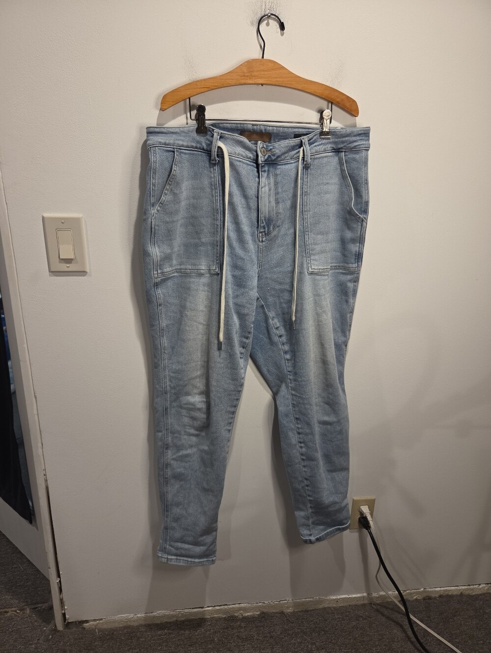 Judy Blue Size 16w Denim Jogger Style Light Wash Jeans